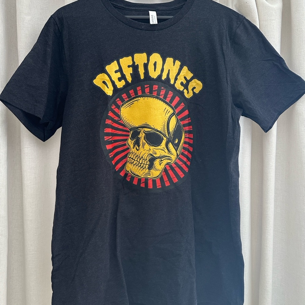 Deftones Black T-Shirt with Skull Graphic